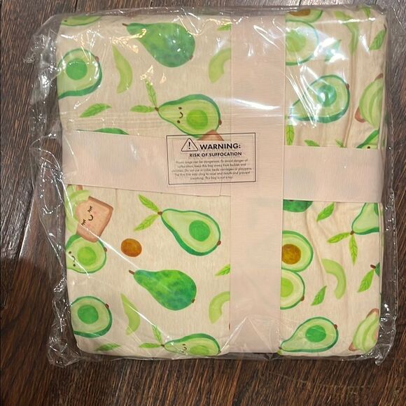 Little Sleepies Avocado Toast Cloud Blanket - Picture 6 of 8
